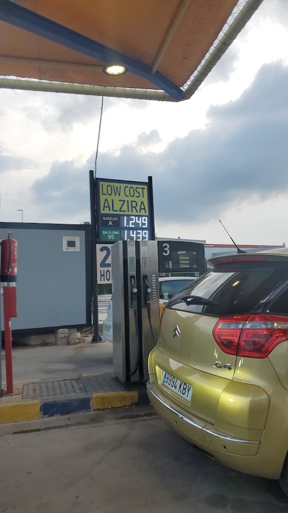 Low Cost Alzira — Estacion de servicio