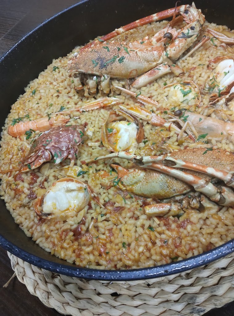 Bar restaurant Antonio y Rosa — Comida y bebida