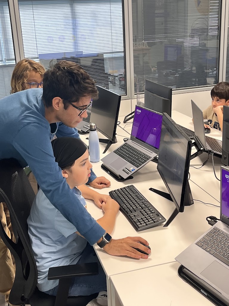 Algorithmics Las Palmas de Gran Canaria. Escuela de programacion para nin@s y jovenes de 5 a 18 anos