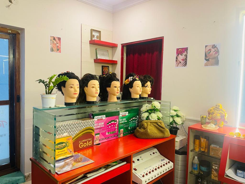 Touch Glow Beauty Parlour Saniya Fatima