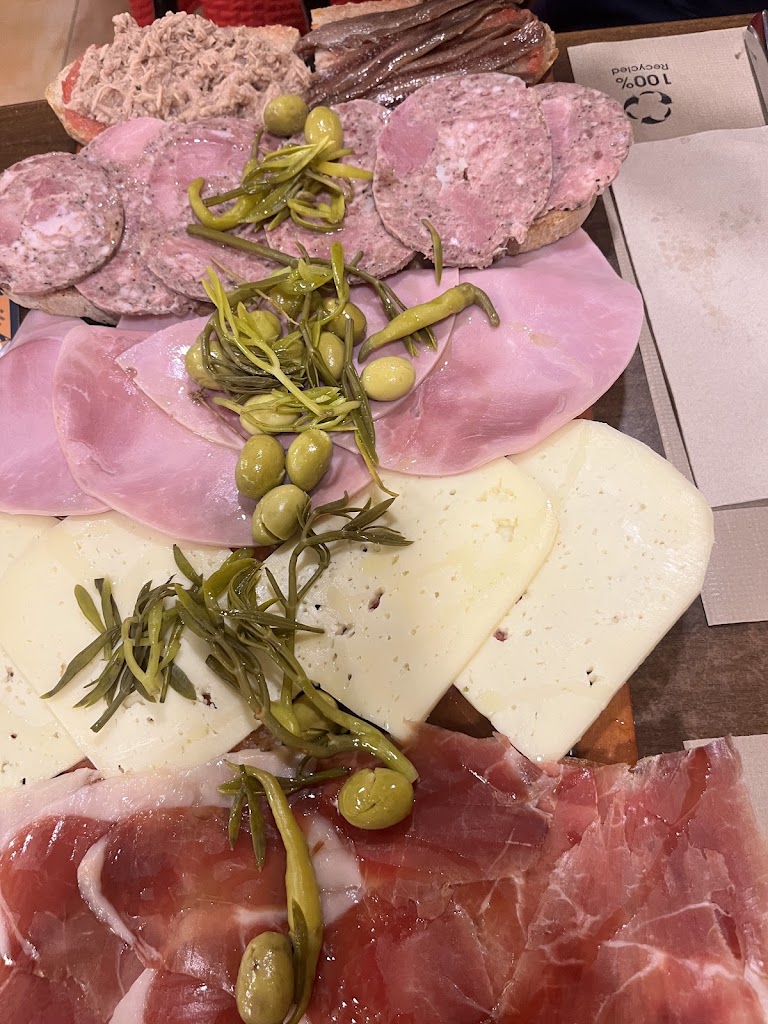 Bar Sant Miquel — Comida y bebida
