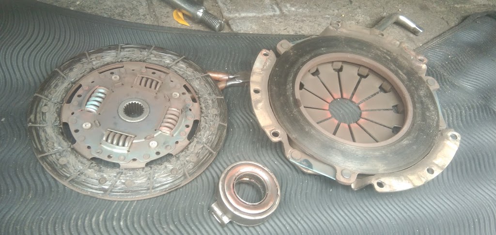 Bengkel Mobil Pak Sarjono