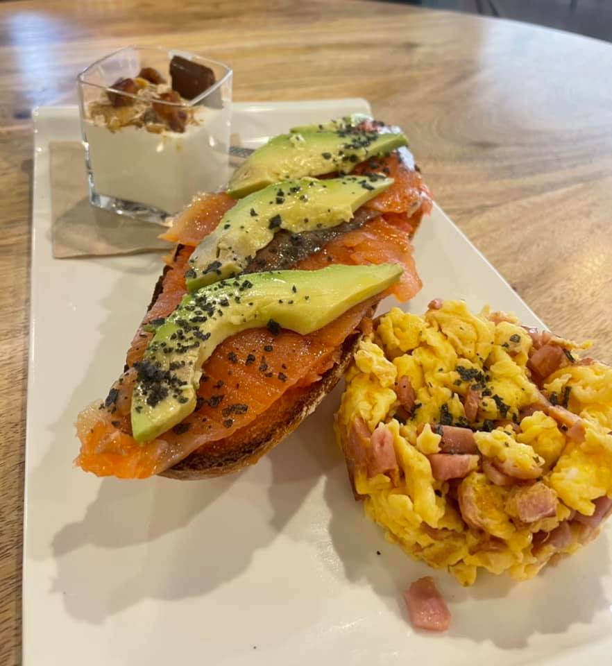 Basilica Brunch & Cocktails — Comida y bebida