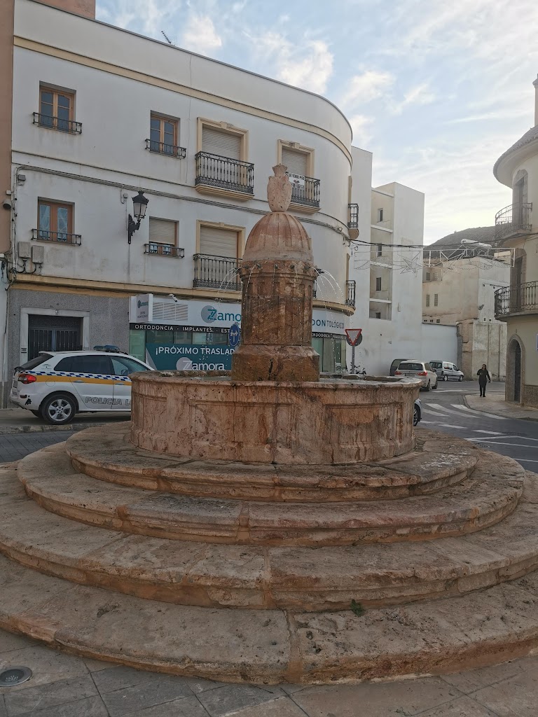 Fuente de los 16 canos