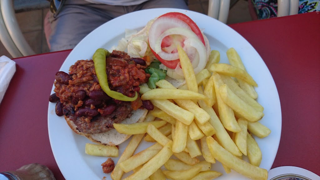 Sgt Peppers International Bar — Comida y bebida