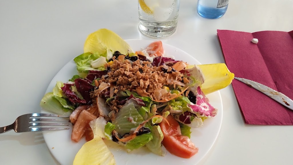 "La Nueva Pequena Taberna" — Comida y bebida