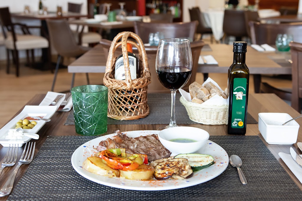 Bar Restaurante Asador Son Caulelles — Comida y bebida