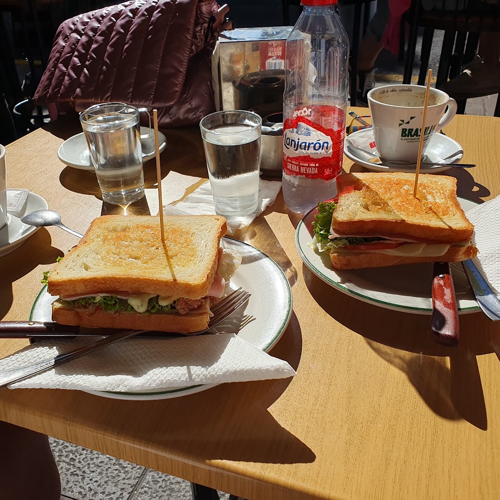 Bar cafeteria Mi consulta — Comida y bebida