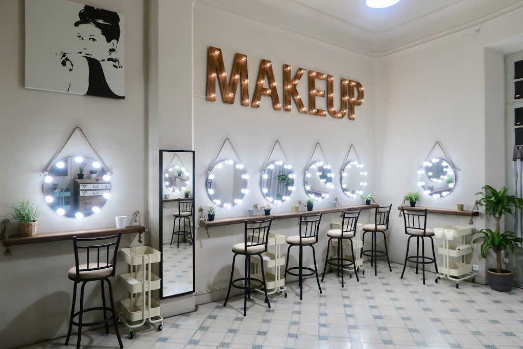 THIS IS MAKEUP Escuela De Maquillaje