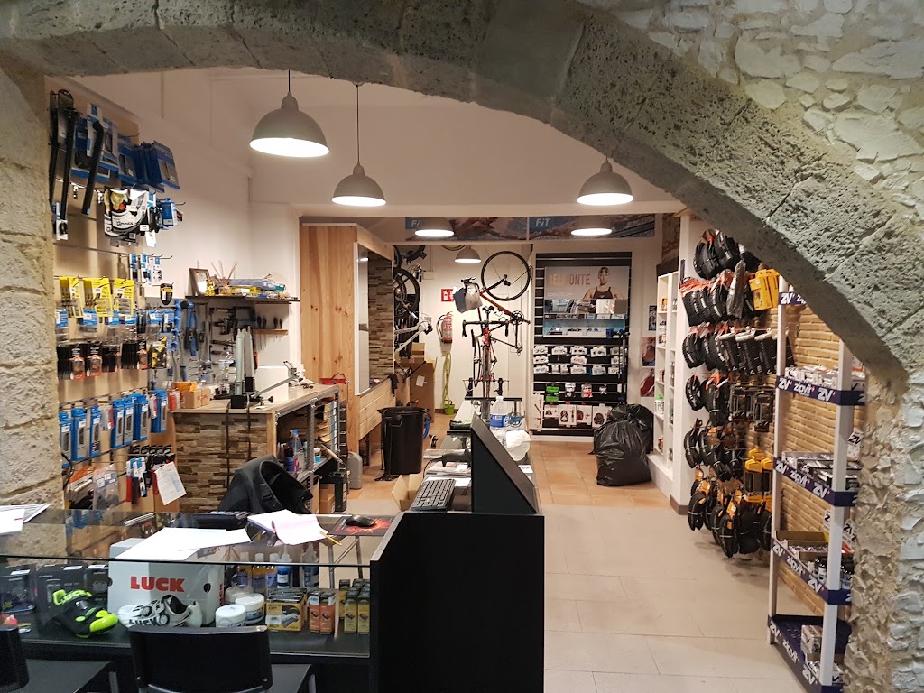 HealthFit Bikes Sitges — Interior