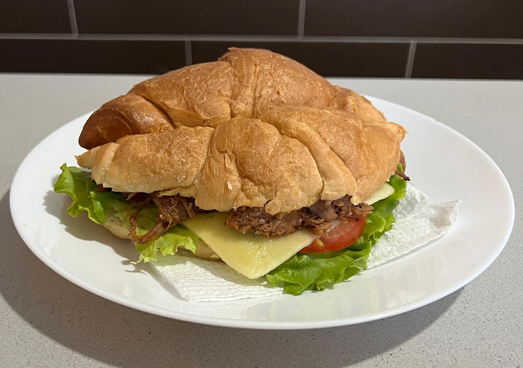 La Plaza Cafe y Terraza — Comida y bebida