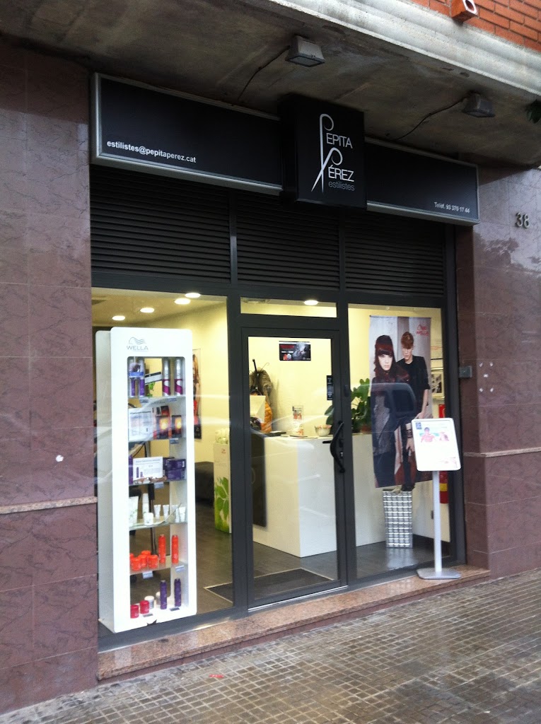 Pepita Perez Estilistes — Exterior