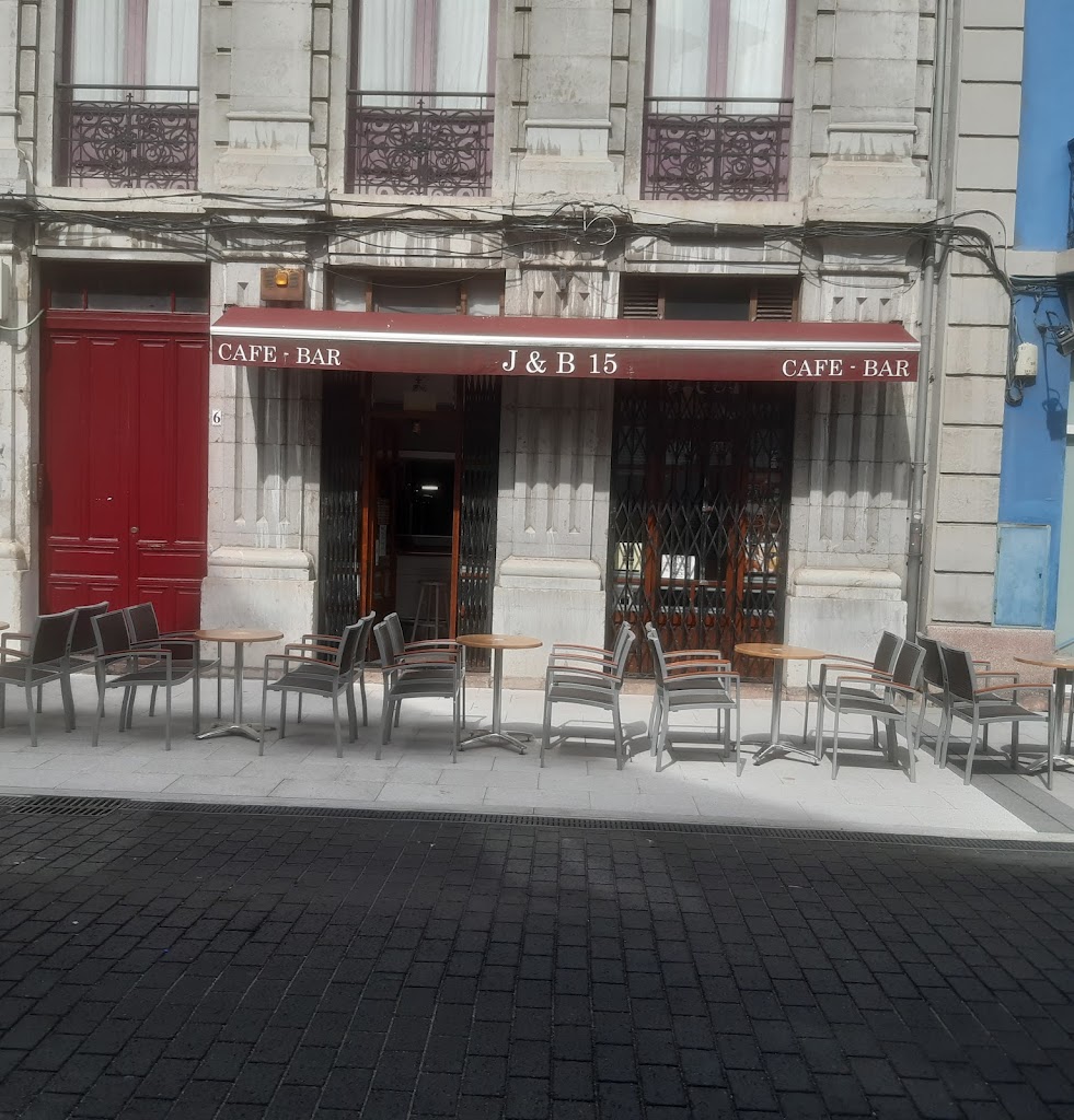 CAFE -BAR J&B 15 — Del propietario