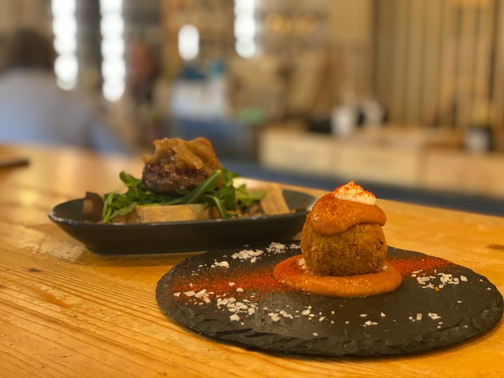 Vinoteca Pura Cepa — Comida y bebida