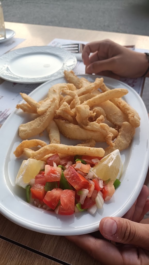 Bar Los Pepes de Lola — Comida y bebida