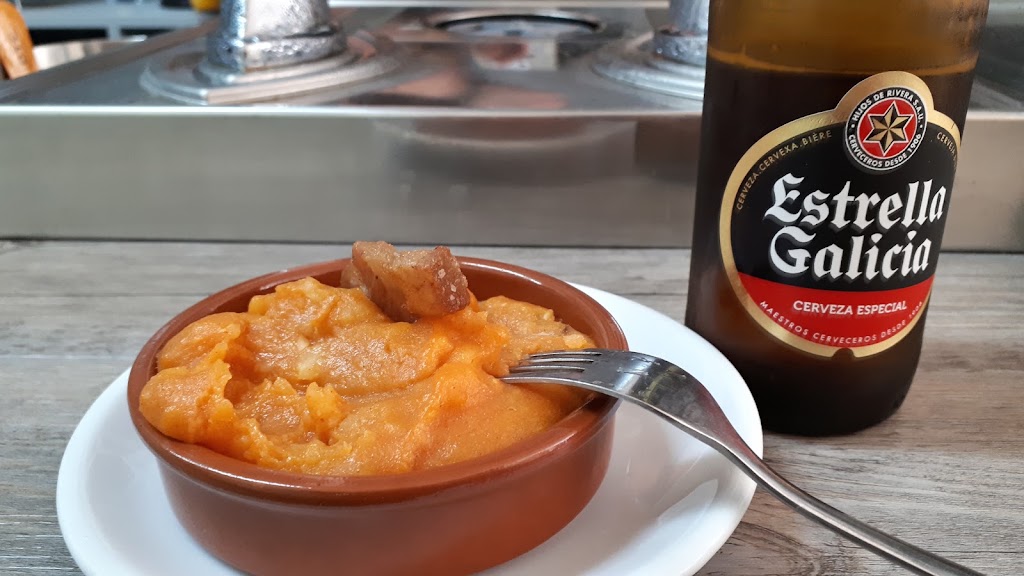 Bar Restaurante De Paso — Comida y bebida