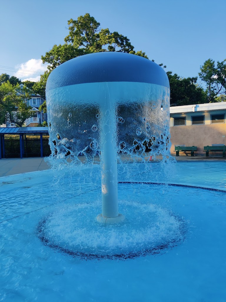 Public swimming pool in Waltham