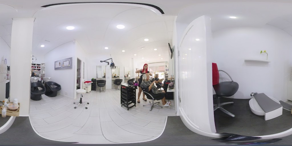 Vanessa Lombard — Interior