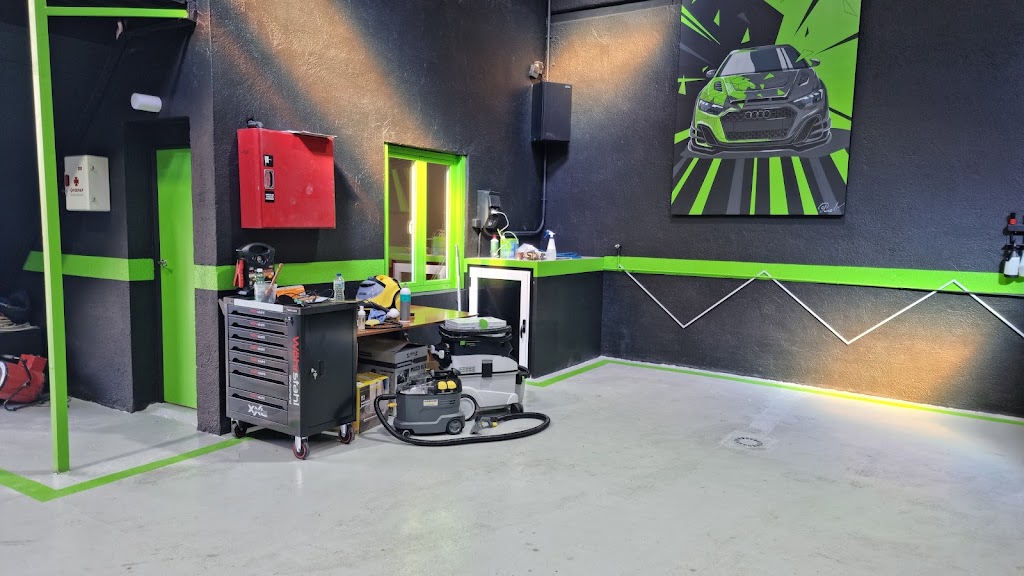 Detailing Studio Royal — Interior