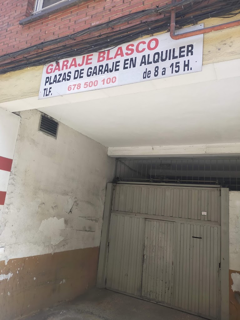 Garaje Blasco — Exterior