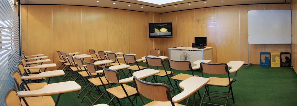 Alquiler De Espacios Y Aula Magna