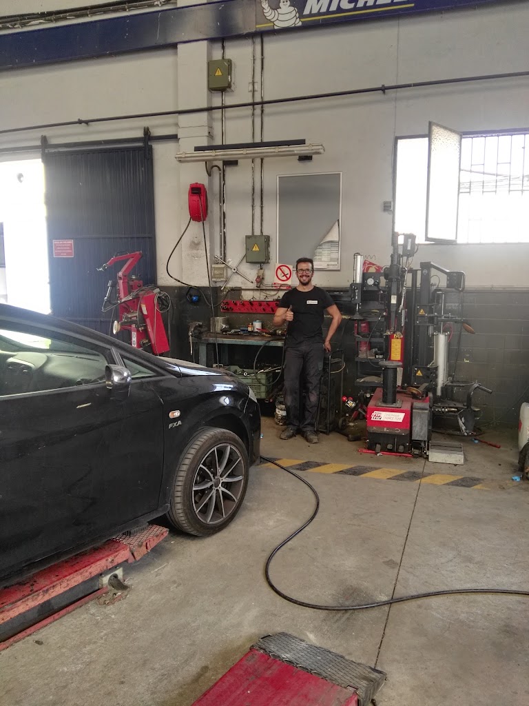Euromaster Motril Suc. Hermanos Gonzalez — Taller