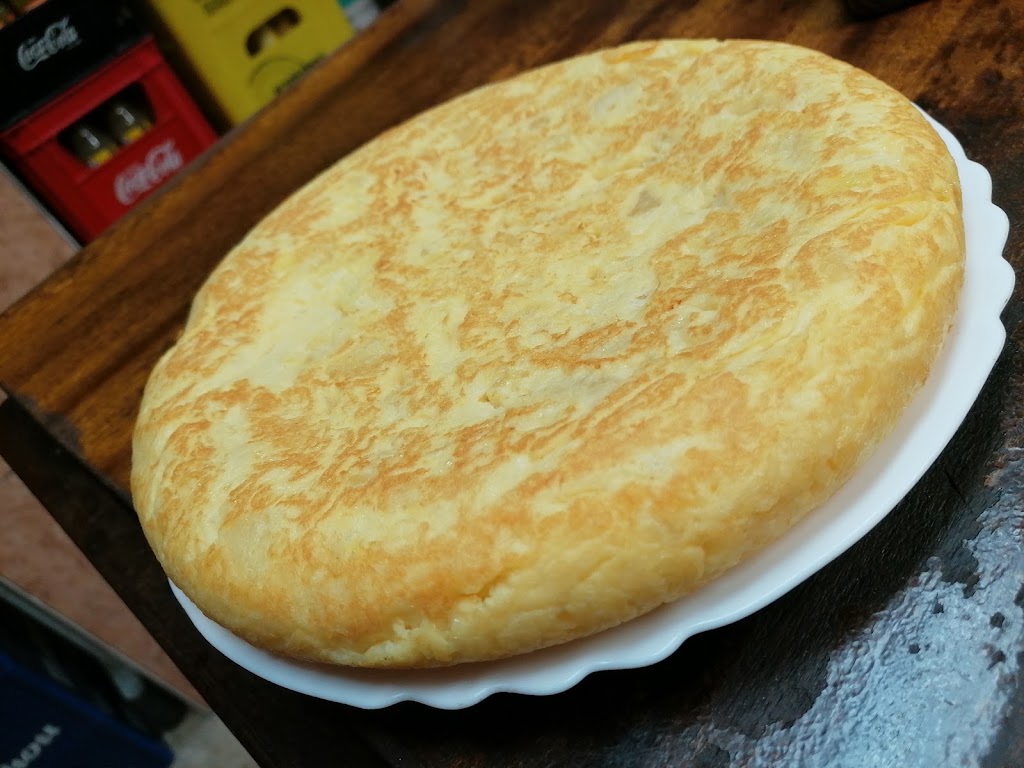 Cafe Bar Pablo — Comida y bebida