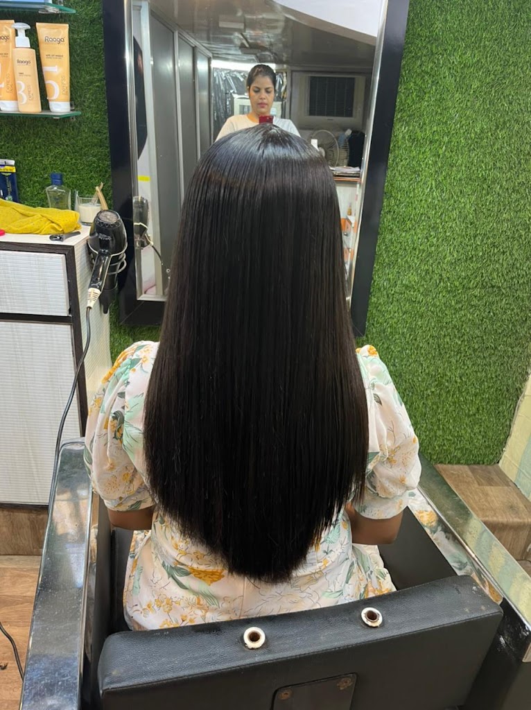 Clipper S Unisex Salon And Makeup Studio