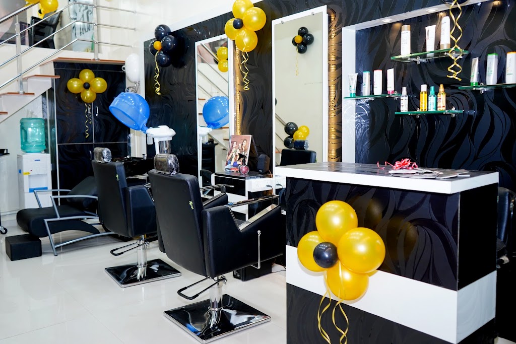 Neel S Beauty Salon And Institute Women