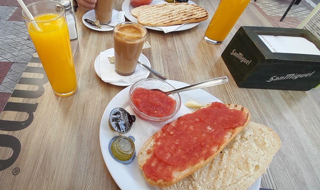 Cafeteria La Cruz — Cafe