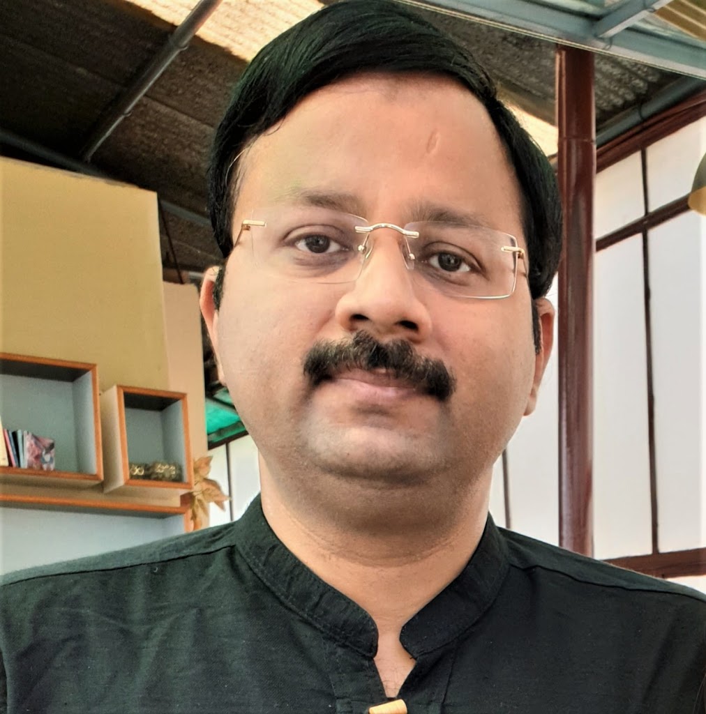 Centre For Sight Eye Care Centre Retina Specialist Dr Sunil Kumar Singh