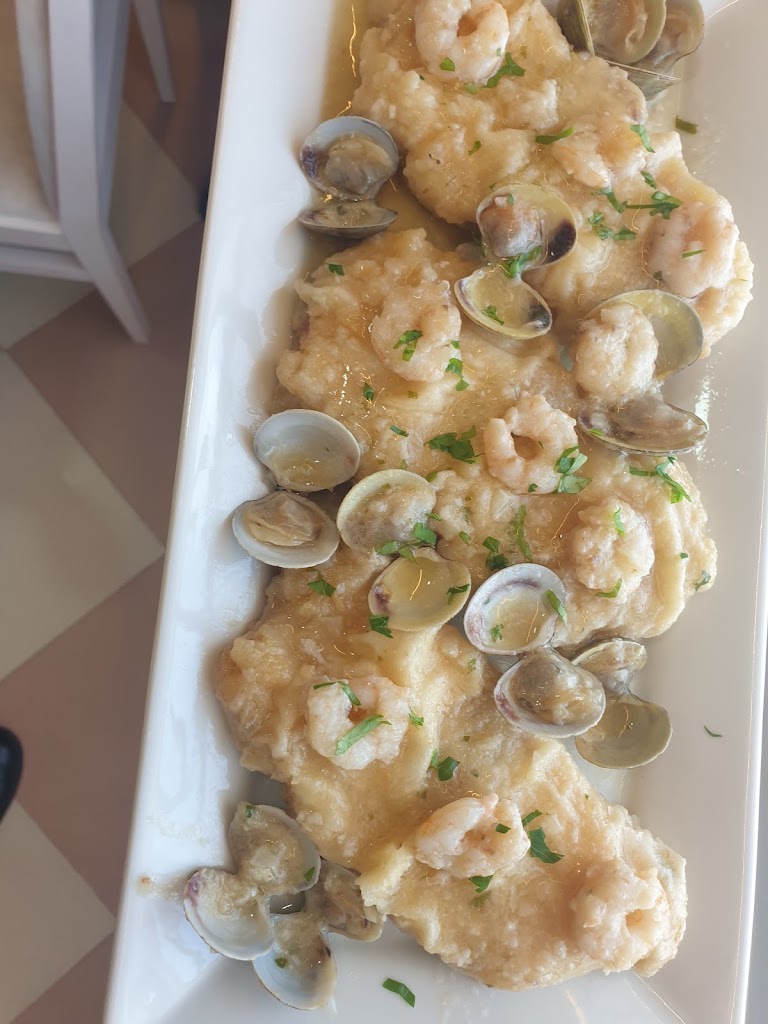 Restaurante La Bella Casa Revuelta — Comida y bebida
