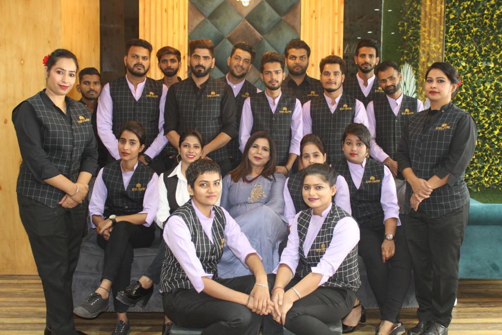 Kaya Glow Hair And Skin Unisex Makeover Salon