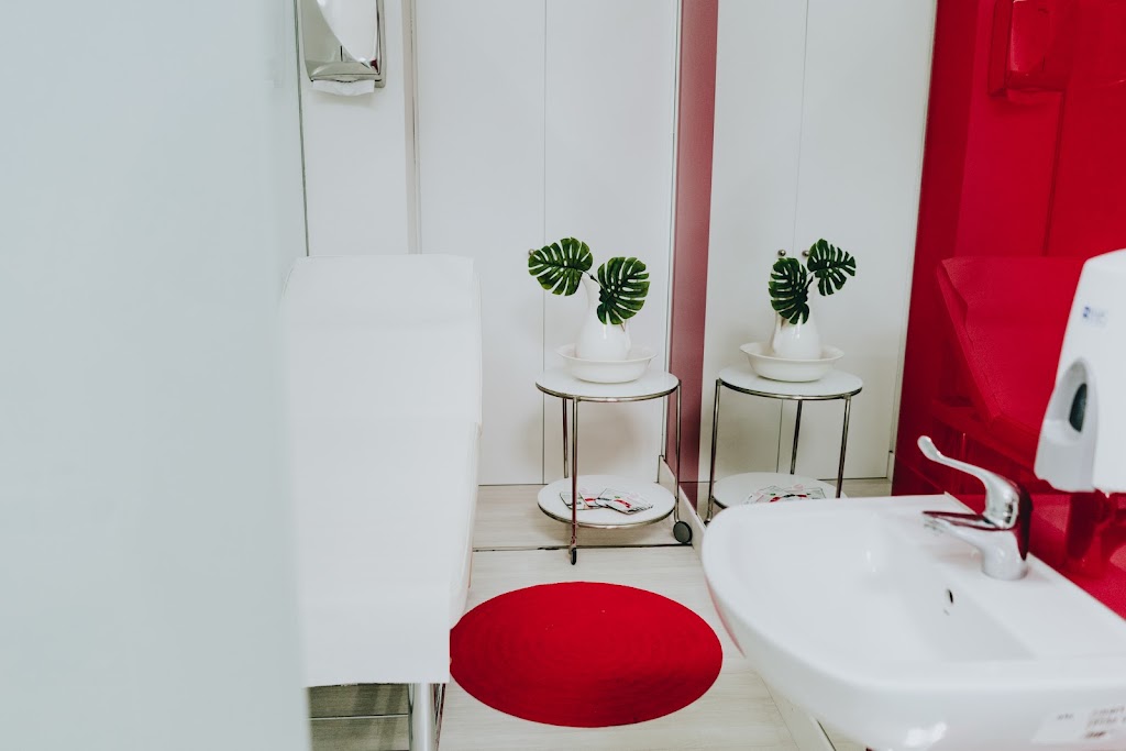 Maria espeso unas esculpidas — Interior