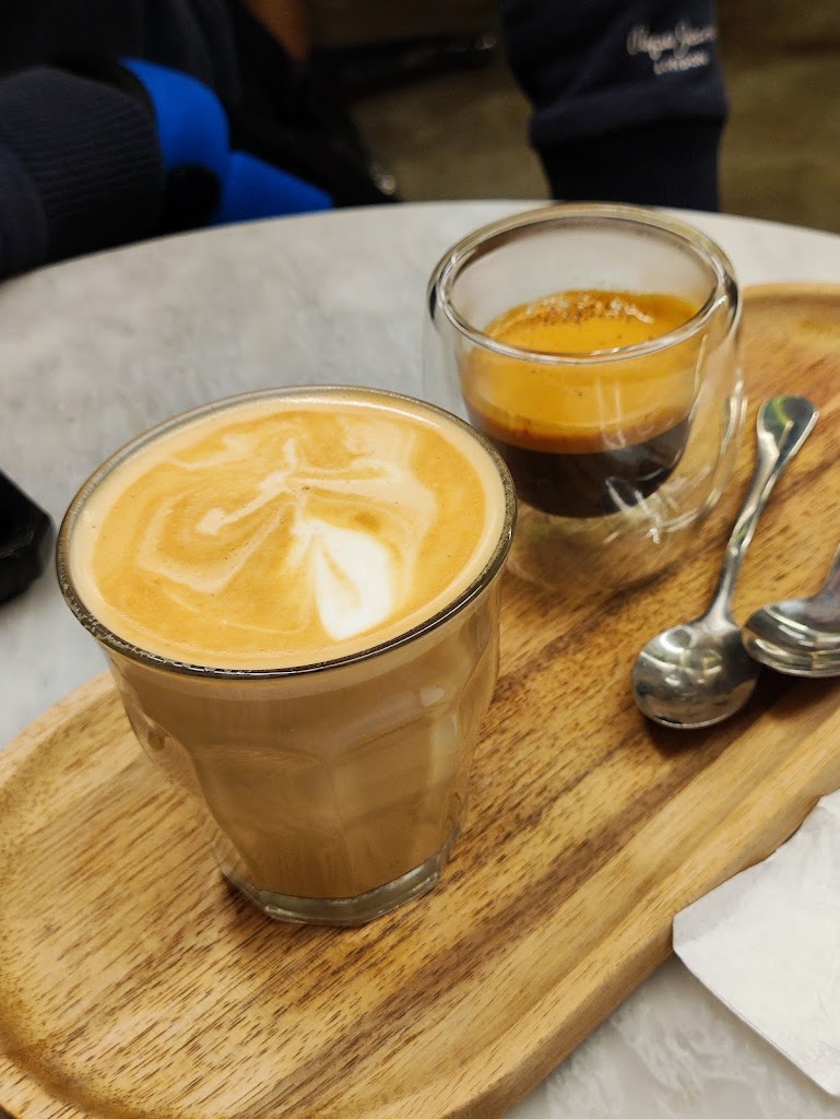 Frida Cafe Roncesvalles | Specialty Coffee - Beer & Street Food — Cortado