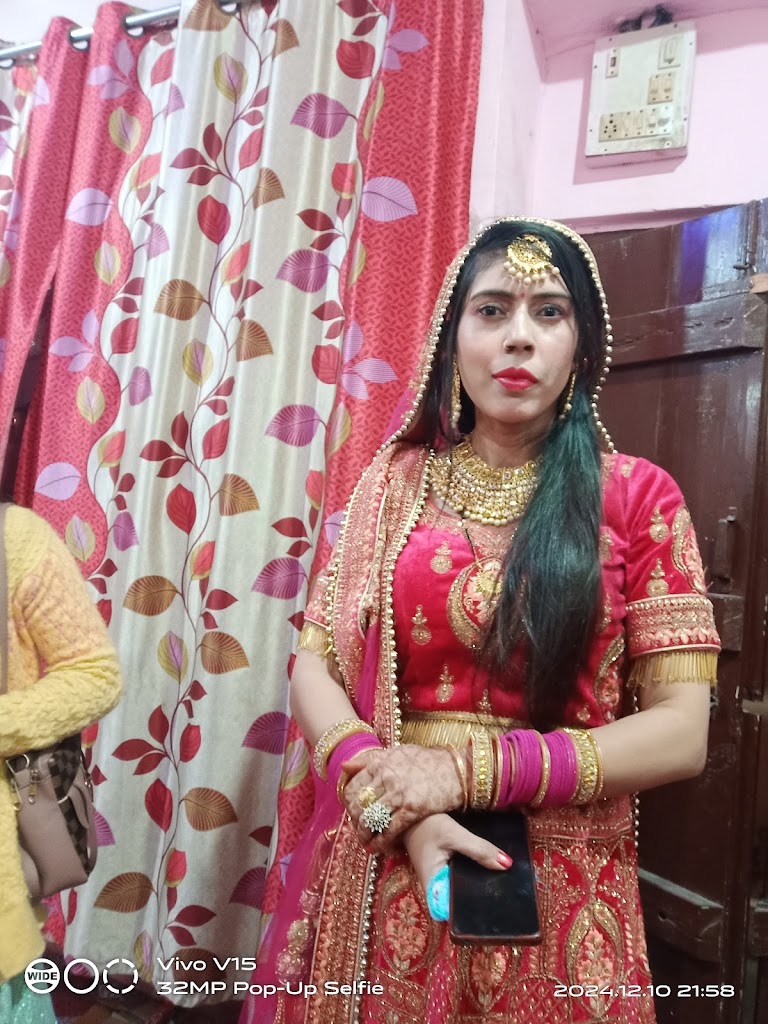 Chandni Beauty Parlour