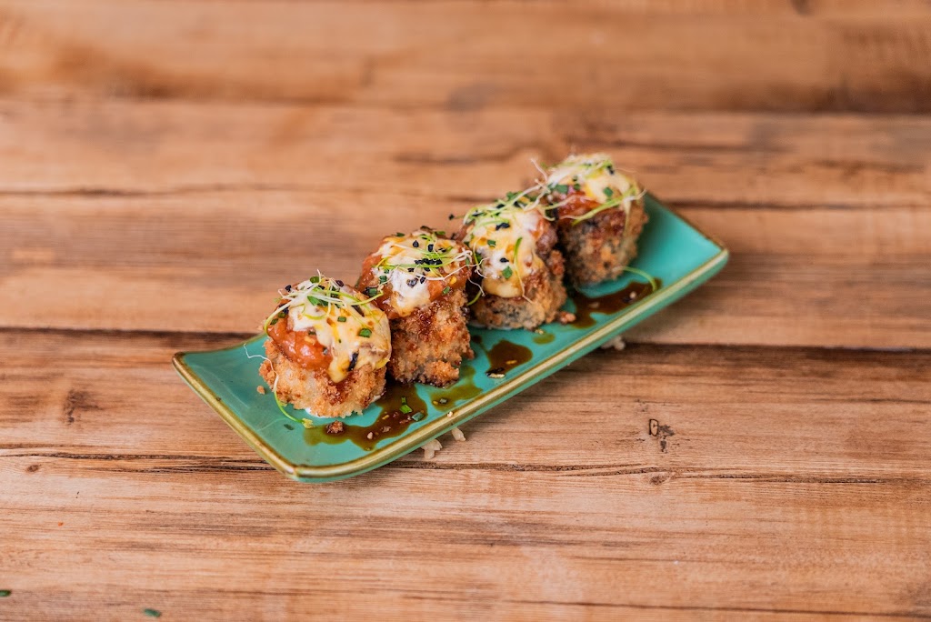 Izakaya Terrassa Gastro & Sushi (antiguo GENSO) — Comida y bebida