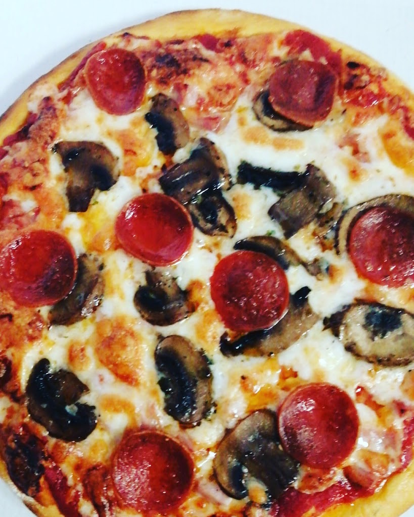 Pizzeria Asador Casa Gloria — Pizza