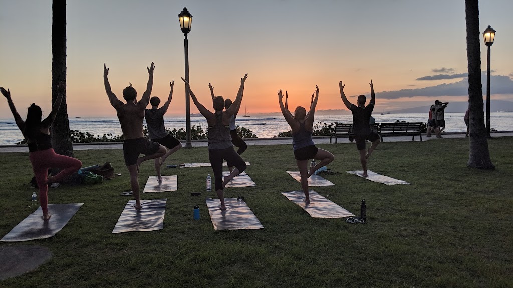  Yoga Under The Palms Waikiki