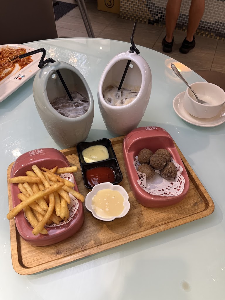 台北市萬華區 Modern Toilet Restaurant Ximen便所主題餐廳 西門店-台北萬華西門町平價特色主題餐廳 慶生/約會/網 ...
