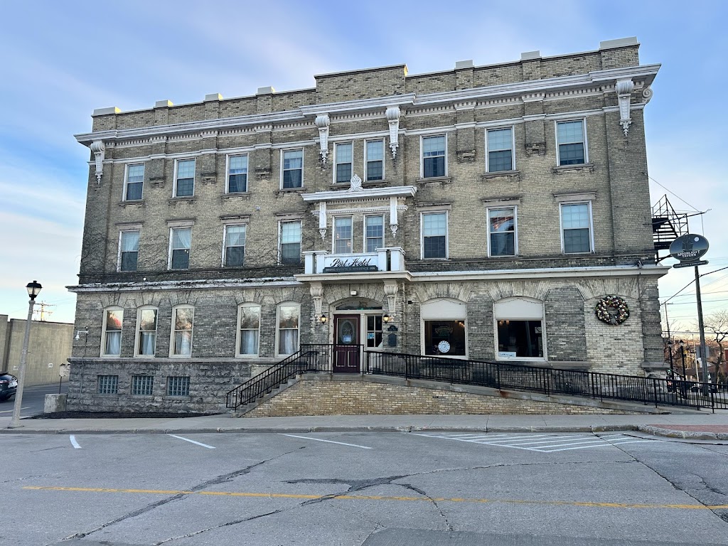  Moonlight Tavern & Supper Club