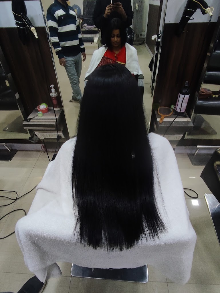 The Black And White Loreal Unisex Salon