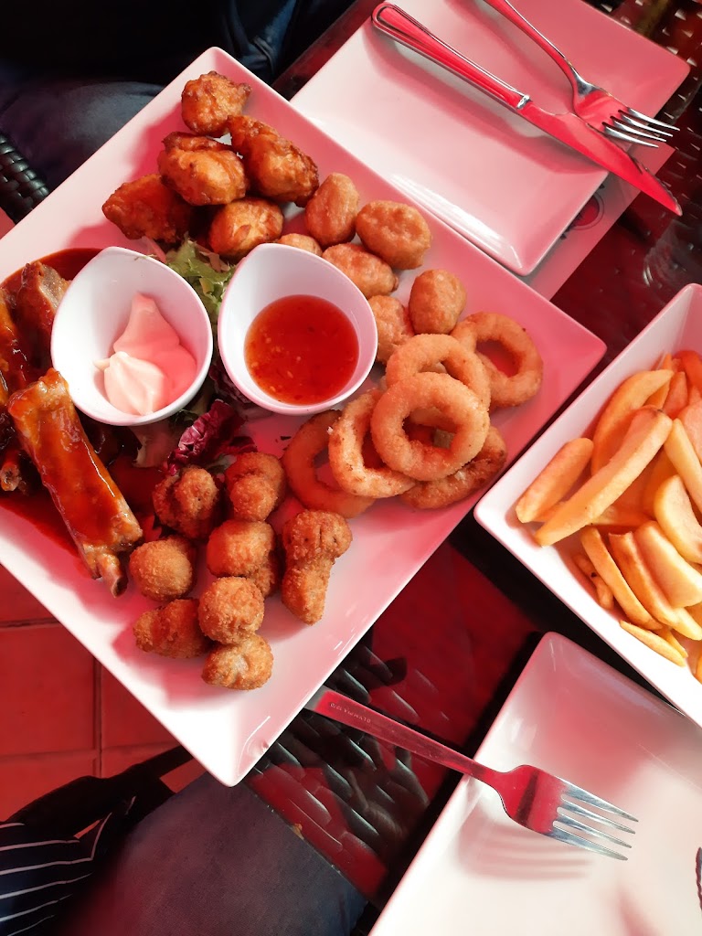 Boochies tapas Bar & Restaurant — Papas fritas