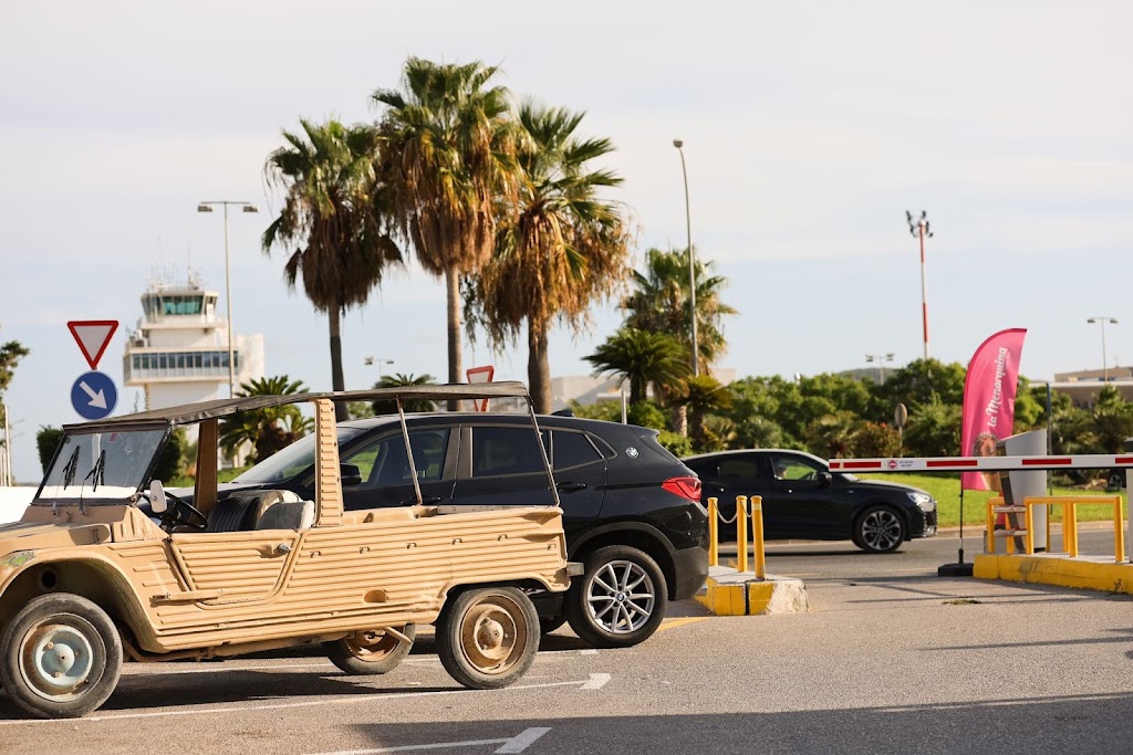 Airport Parking Ponderosa Ibiza — Del propietario