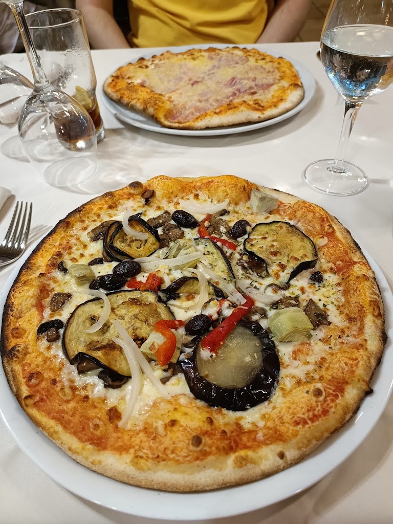 Restaurant La Traviata — Pizza