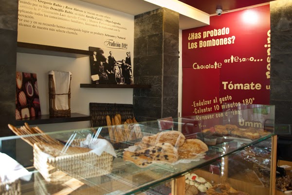 Pasteleria Tradicion 1892 — Horneado