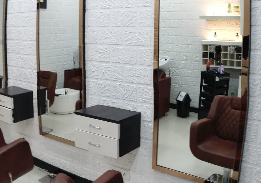 Bhagwan Ki Maya Gents Salon