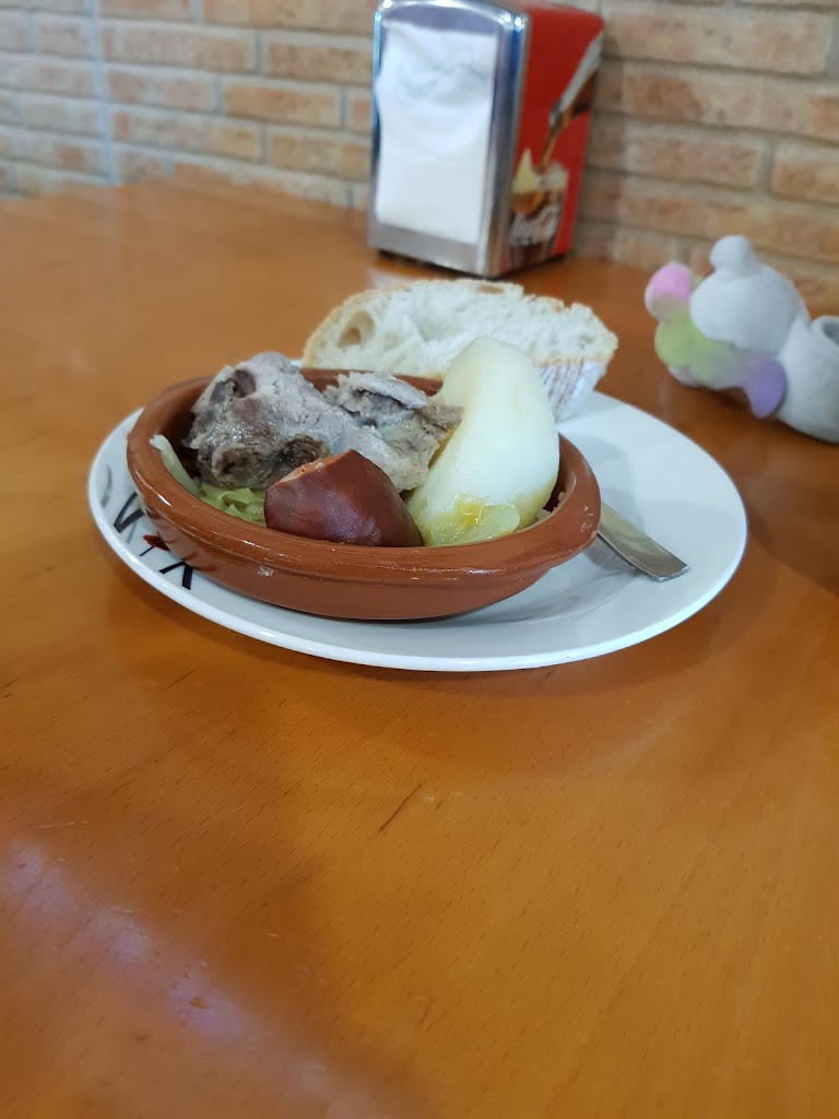 Bar O Empalme — Comida y bebida