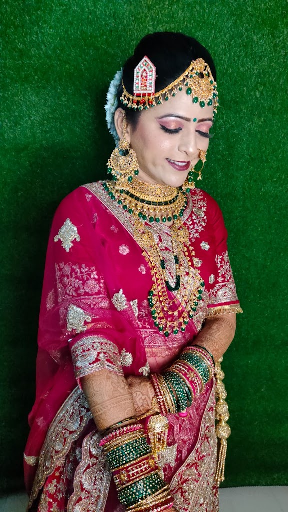 Pranjal Beauty Parlour