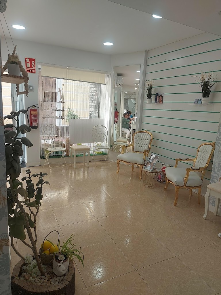 Estetica Avanzada Y Peluqueria Arima